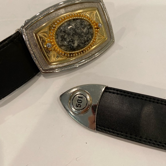 Levi’s belt buckle. Grey stone &metal. Western. Yellowstone. - Picture 4 of 8